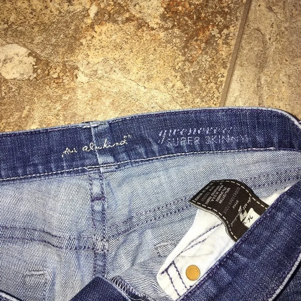 CLEARANCE 7 For All Mankind Jean Shorts - Picture 3 of 7